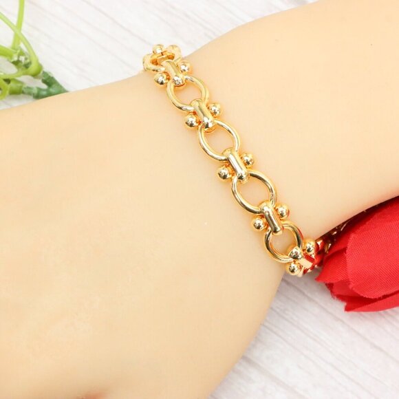 "Trendy Handmade Bracelet – A Thoughtful Gift for Girls & Women | UNVRC1605 - Picture 2 of 10